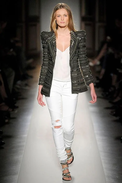 Look 9